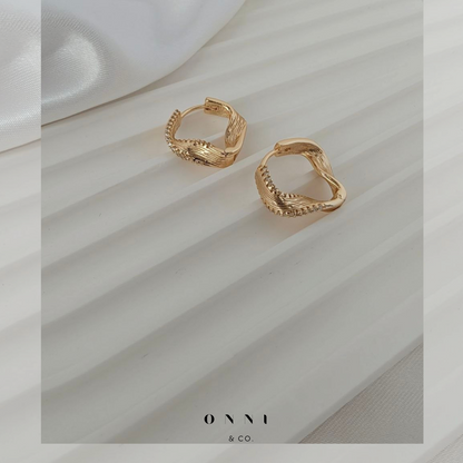 Luna Twist Hoops