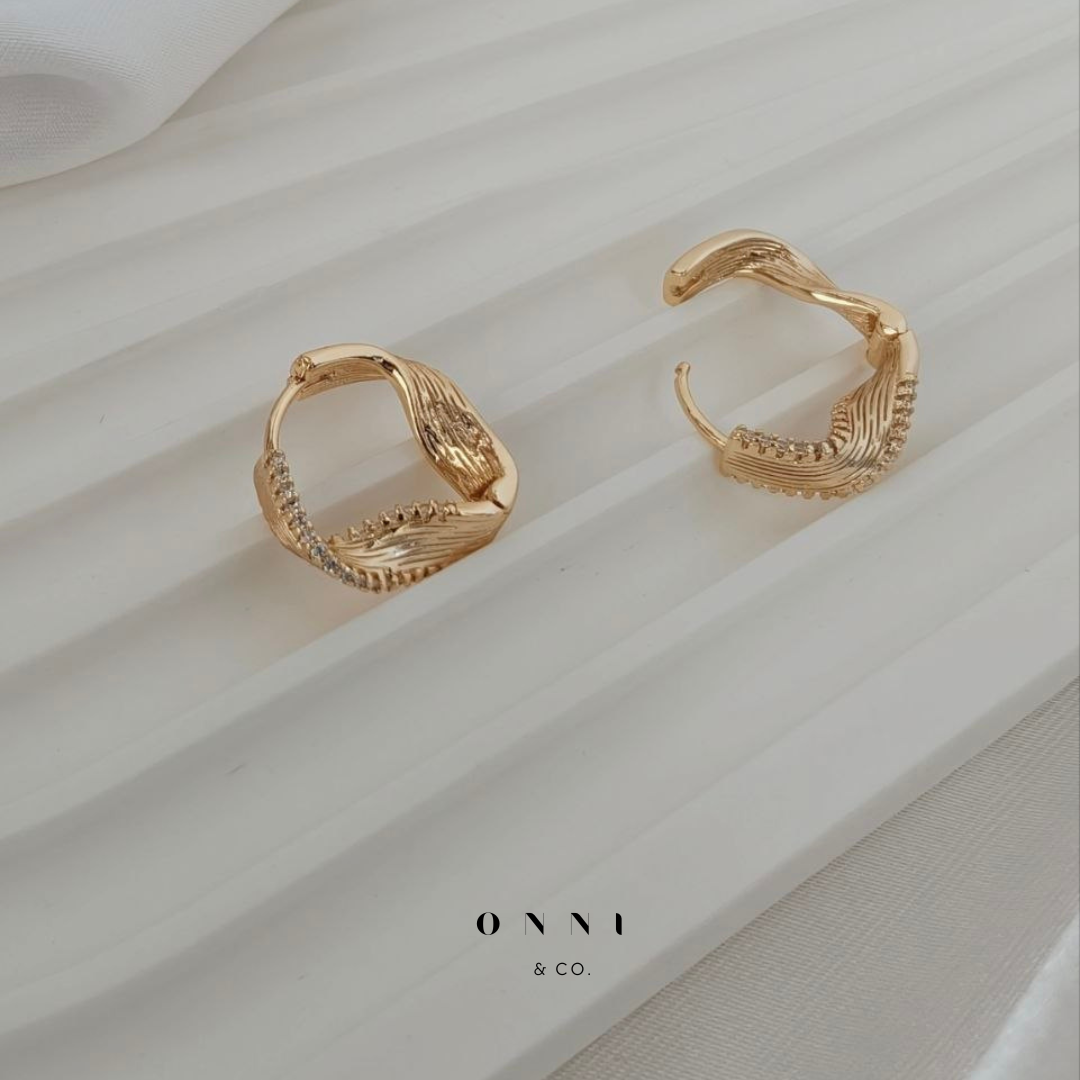 Luna Twist Hoops