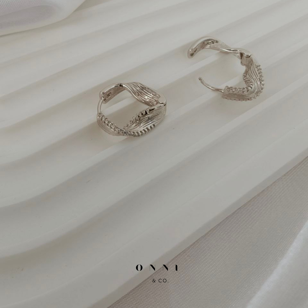 Luna Twist Hoops