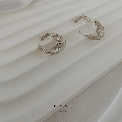 Luna Twist Hoops