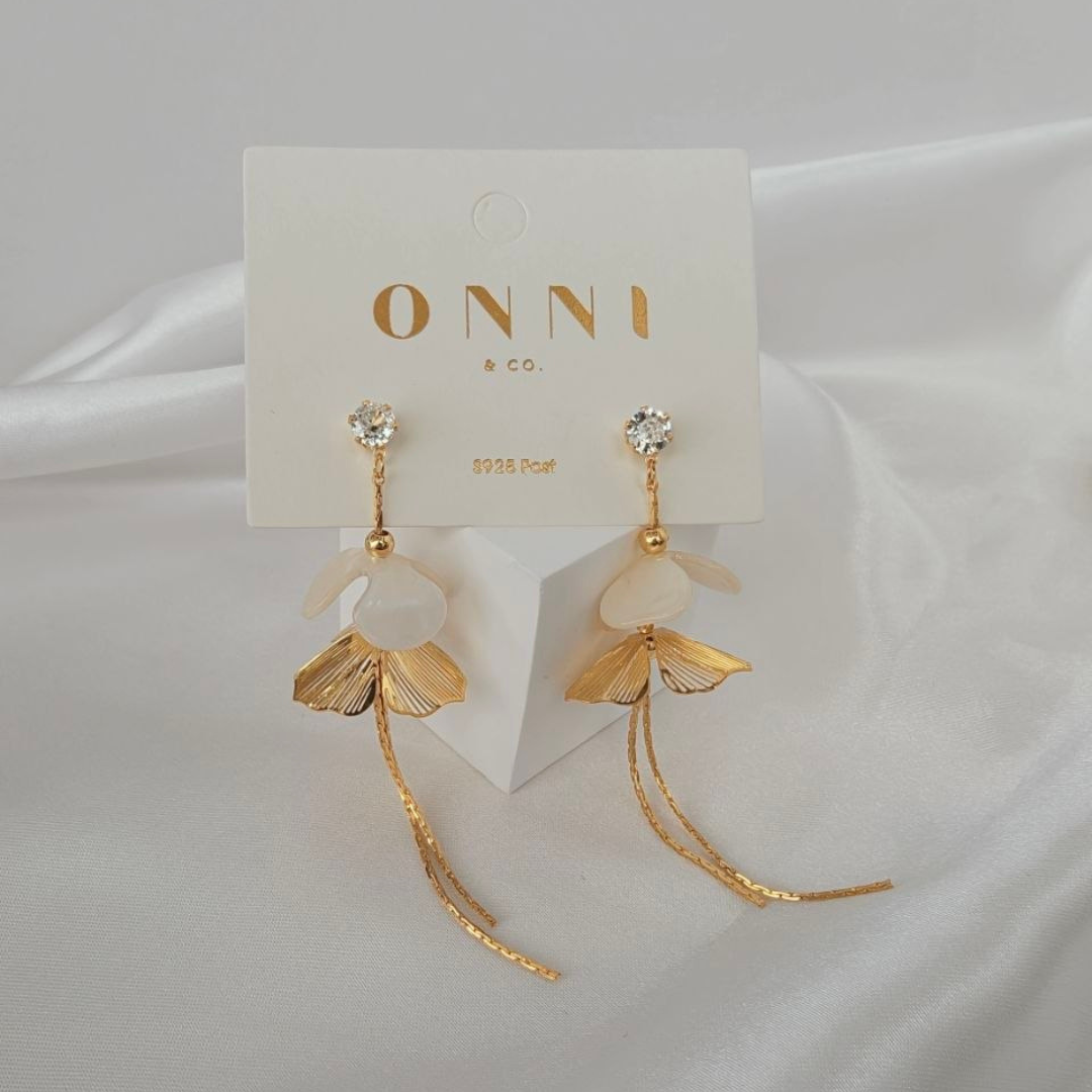 Fleur Gingko Tassels