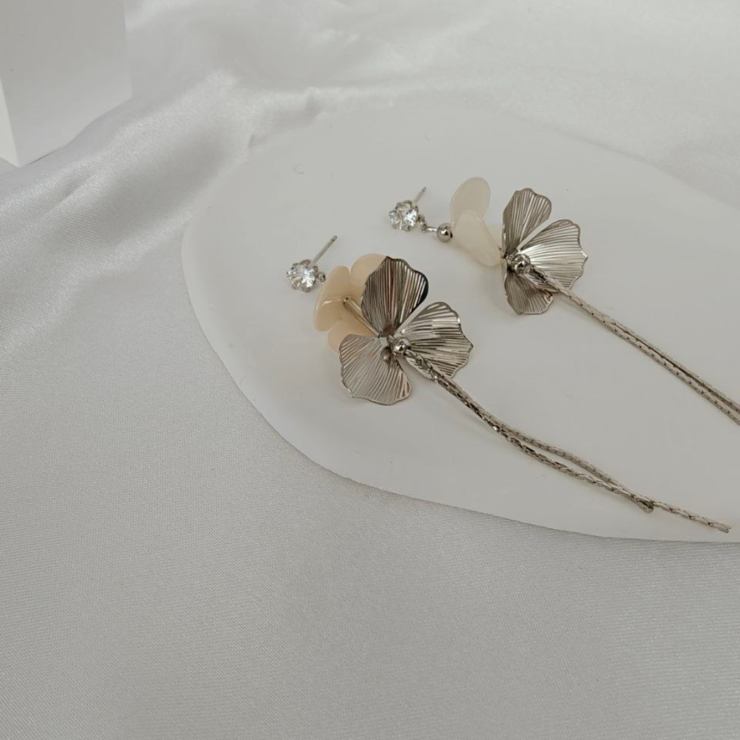 Fleur Gingko Tassels