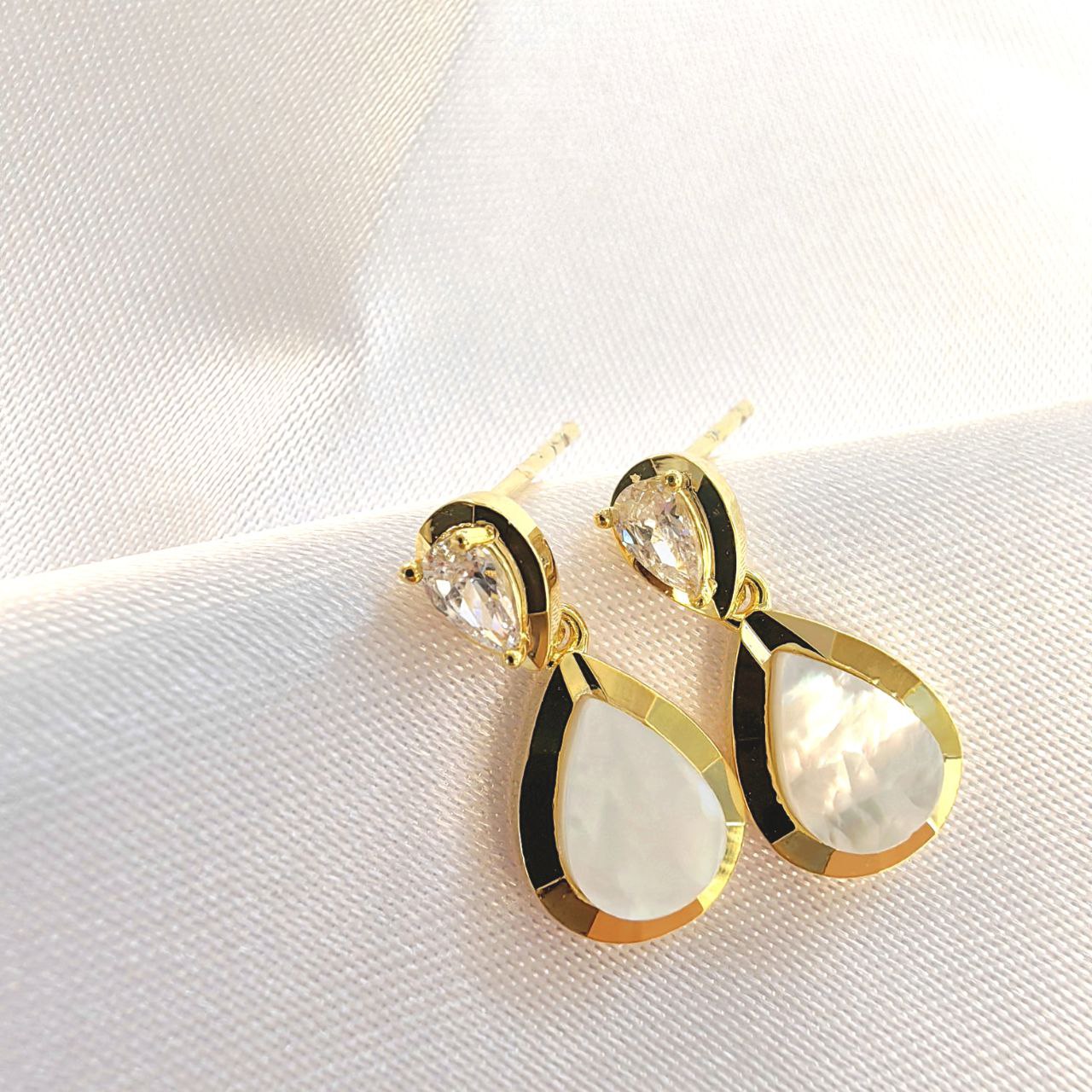 Water Drop with White Pearl Shell