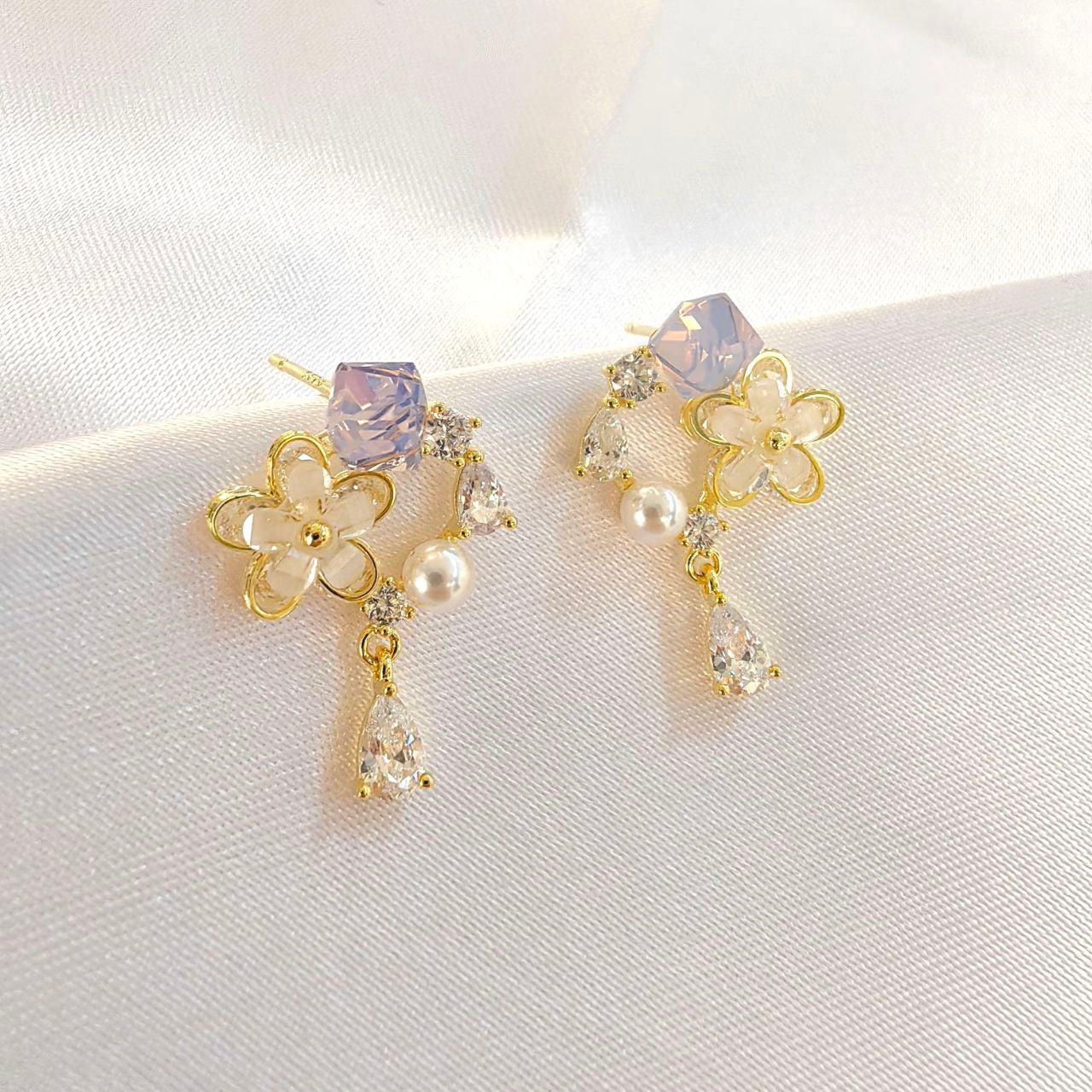 Cat Eye Spring Floral with Pearl