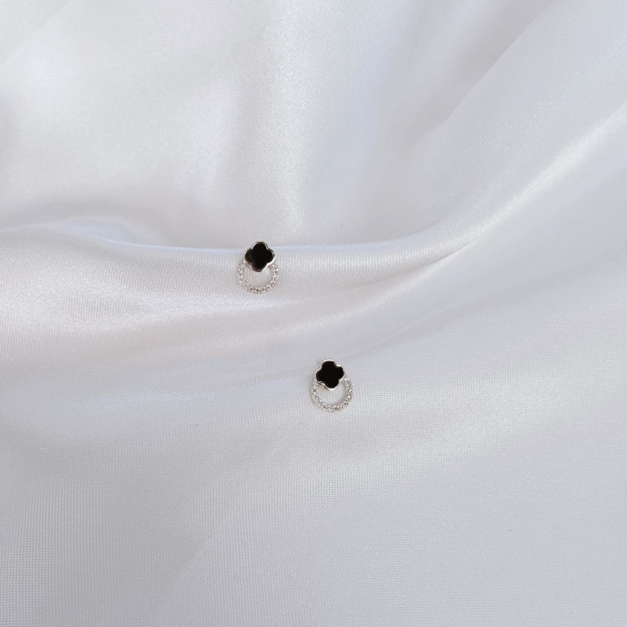 Clover Lumière Studs