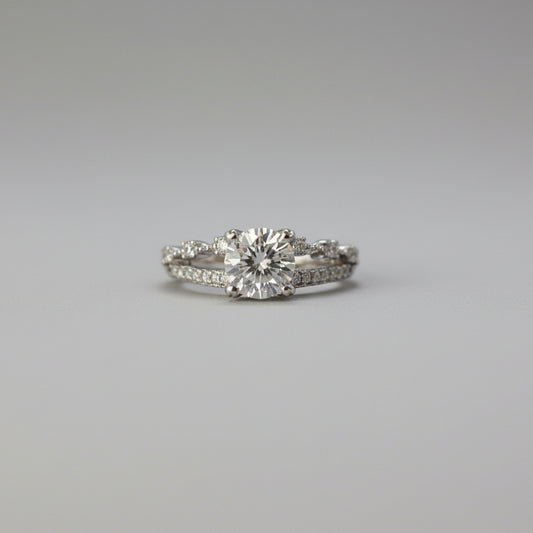 ONNI You Spark Moissanite Diamond Ring