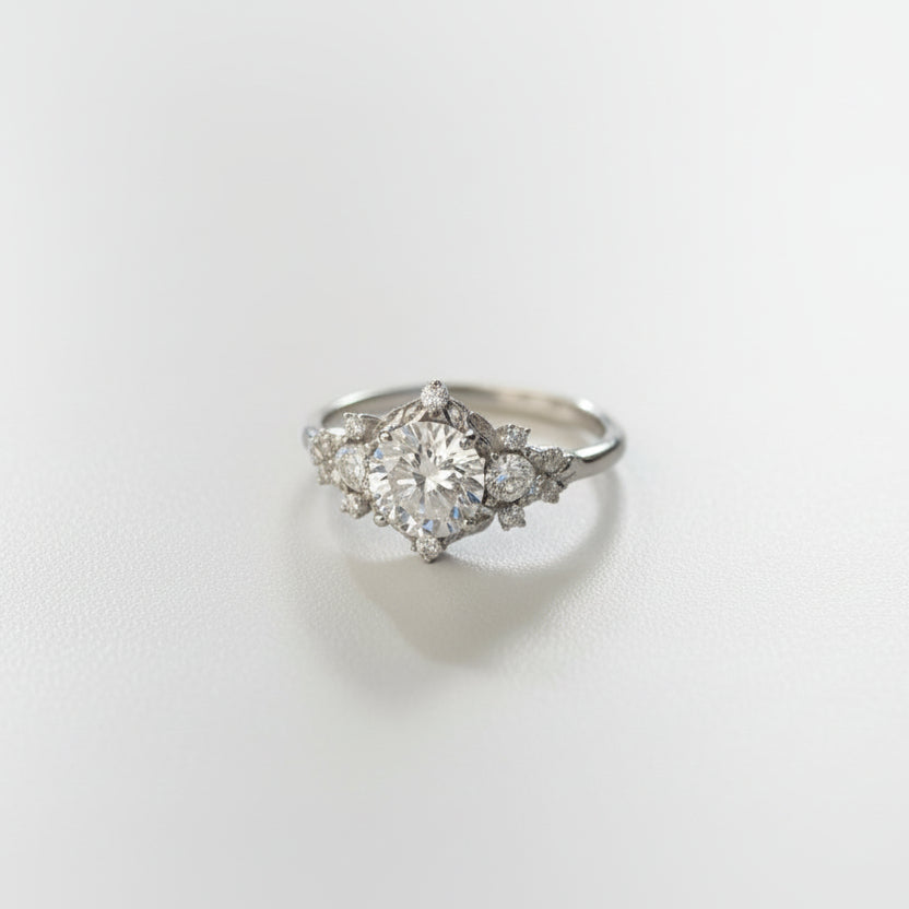 Luminous Wreath Moissanite Diamond Ring