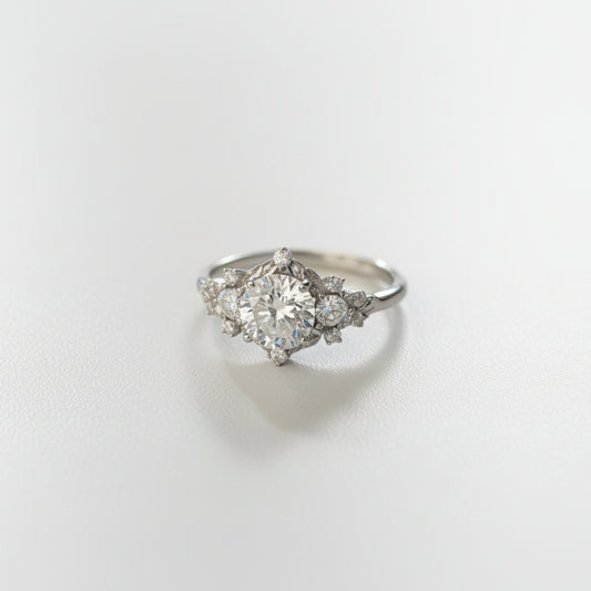 Luminous Wreath Moissanite Diamond Ring