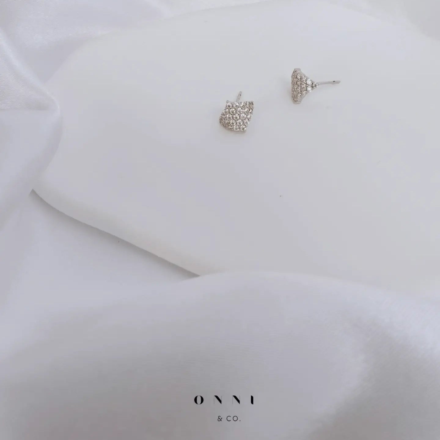 Lumi Fan Studs