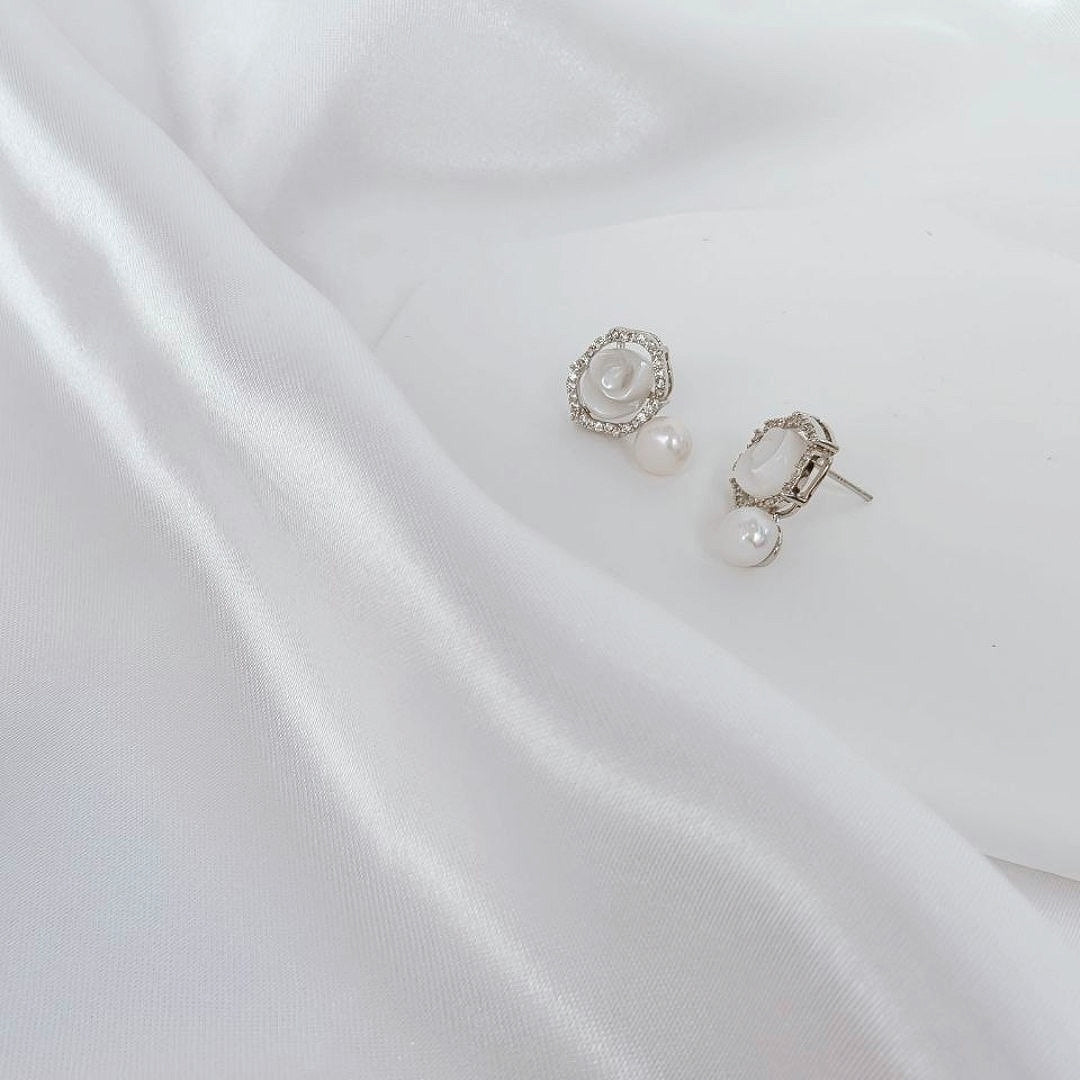 Roselle Pearl Studs