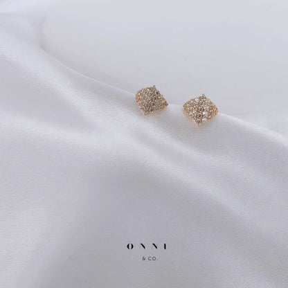 Lumi Fan Studs